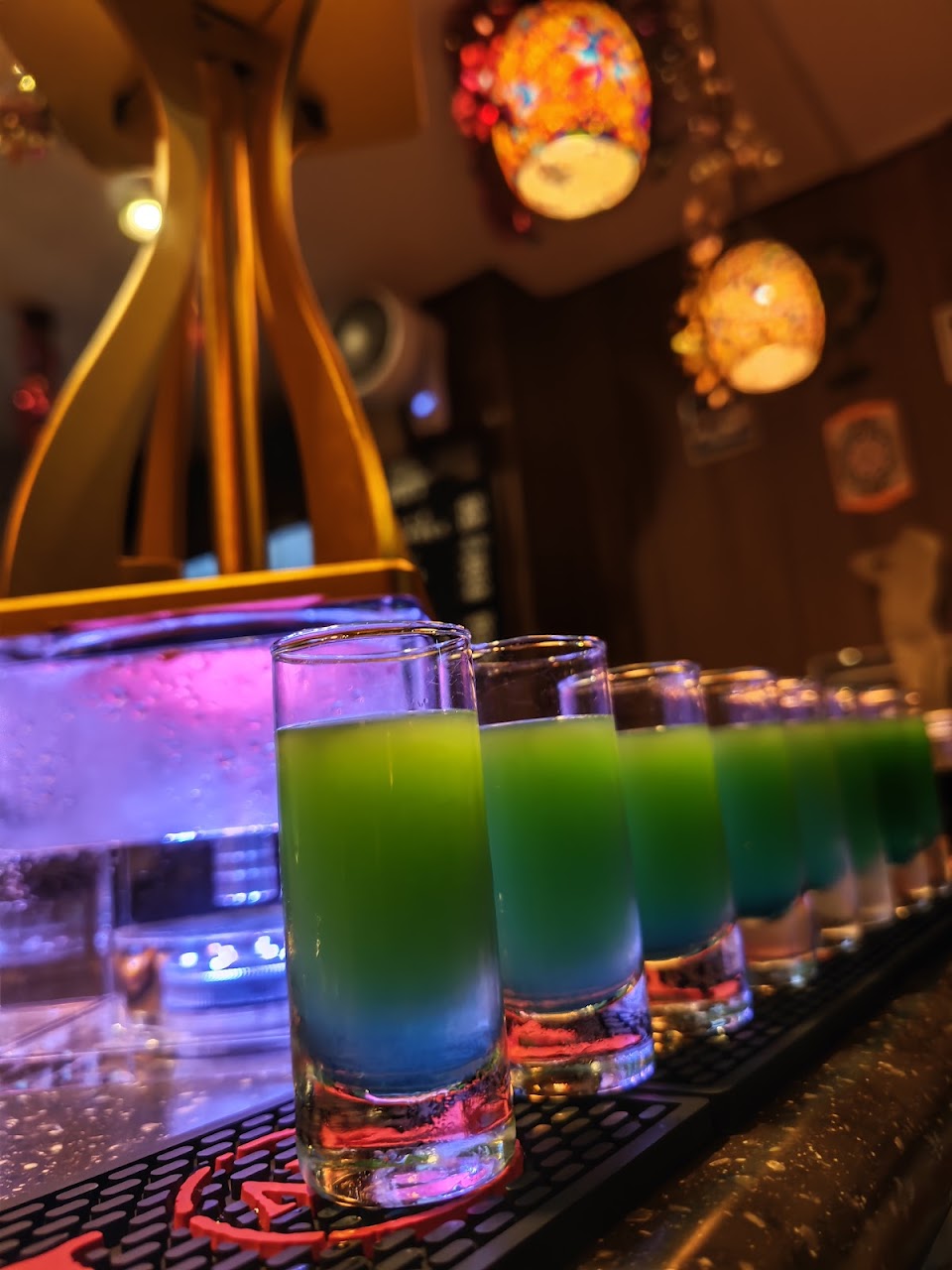 Shisha & cocktail bar 2FUNの写真 2枚目