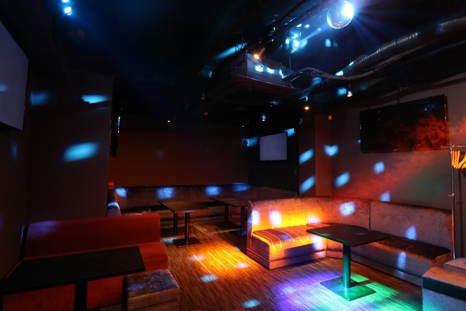シーシャ&カラオケ BAR Cream 北新地 AVAN 別邸