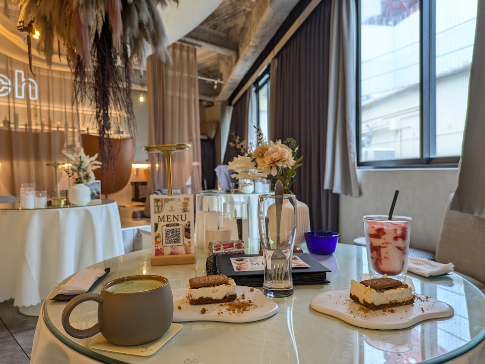 シーシャカフェ＆バーmusch（ムッシュ）梅田HEP前店（hookah lounge musch）の写真 2枚目