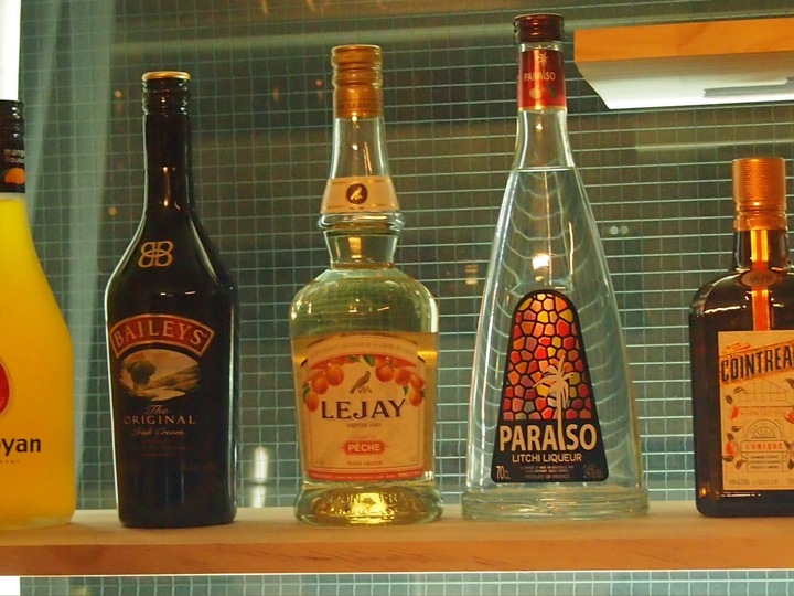 SILK NAGOYA 栄店【シーシャ専門店(Hookah Lounge)】 2