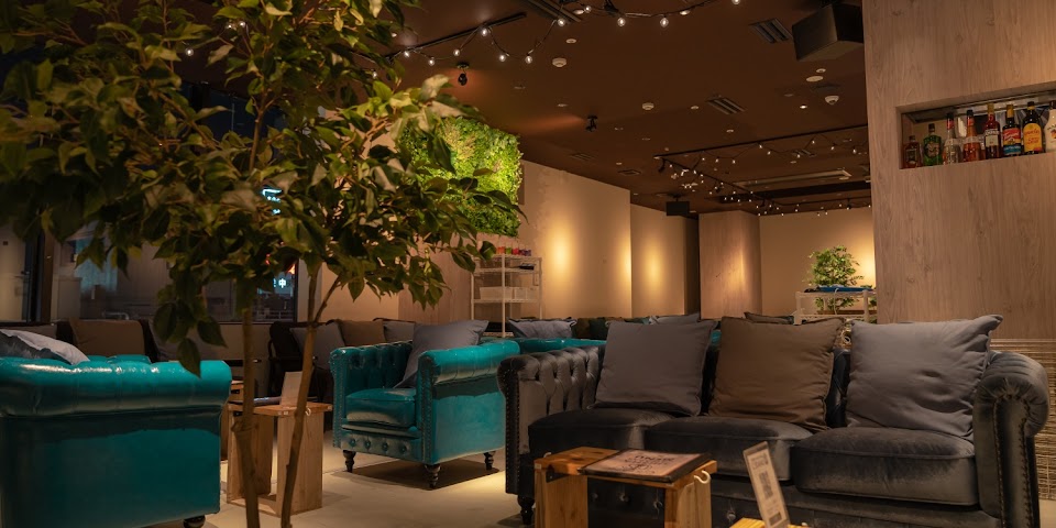 シーシャ×カフェ×バー C.STAND シースタンド 名古屋栄店