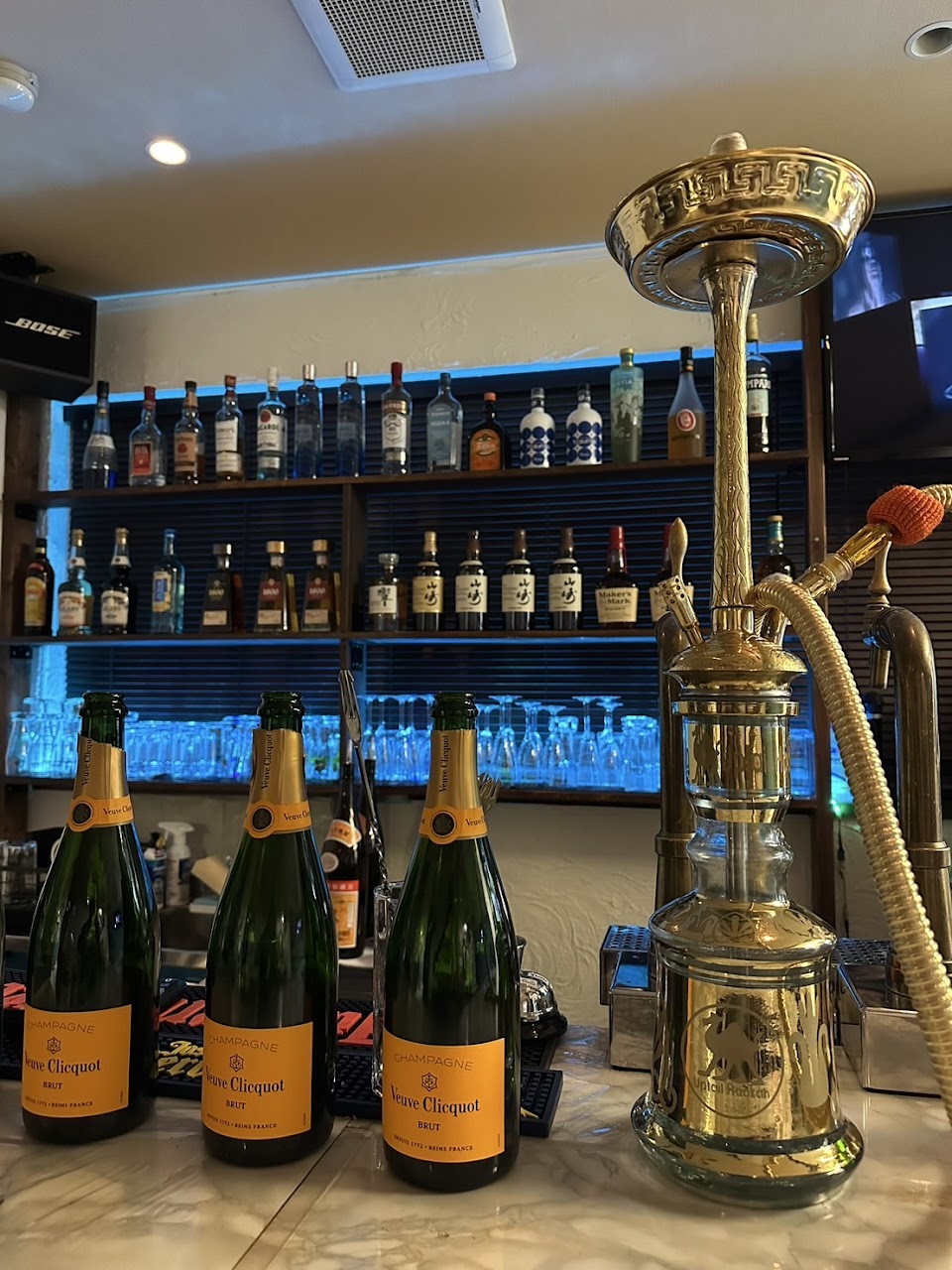 カフェ＆バー シーシャバーNIKO ダーツバー Niko CHILL LOUNGE (WINE SHISHA BAR) Darts Karaoke