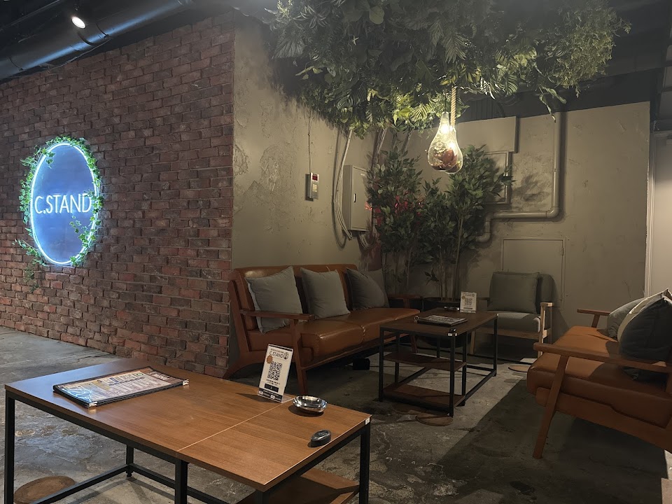 シーシャ カフェ&ダーツバー C.STAND シースタンド 新宿区役所通り横店の写真 3枚目