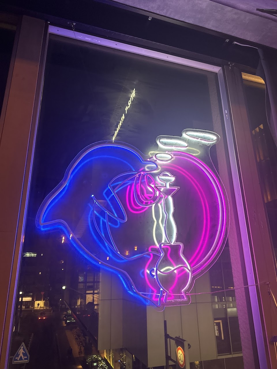 シーシャcafe & bar Othreeの写真 3枚目