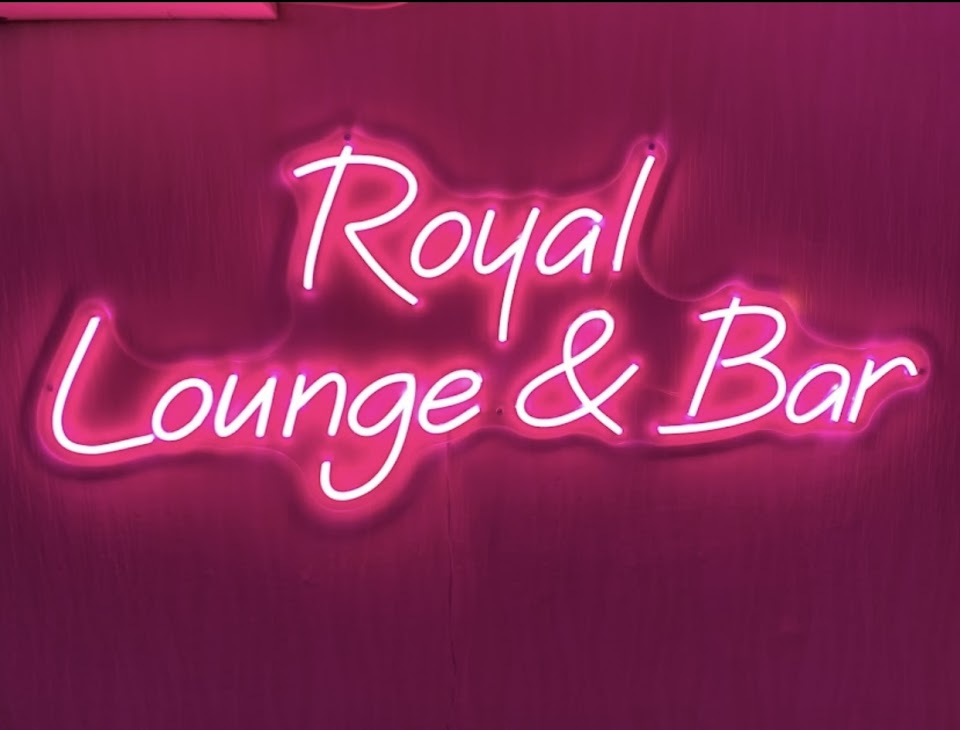 Royal Lounge & Bar ローヤル ラウンジ & バーの写真 3枚目