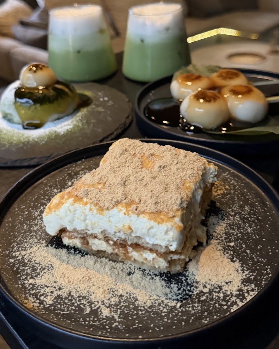 シーシャカフェ&バーcharcoal 新橋虎ノ門店の写真 3枚目