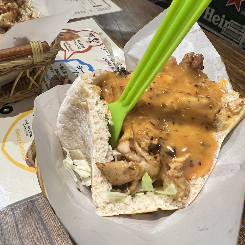 西通りパーラーケバブとシーシャとチュロスの昼飲み 天神グルメ飲み放題店の写真 2枚目
