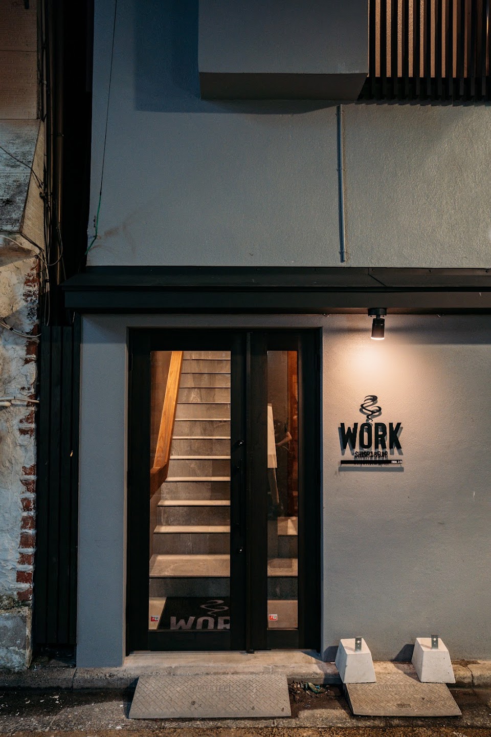 シーシャ&バーWORK（ウォーク）の写真 3枚目