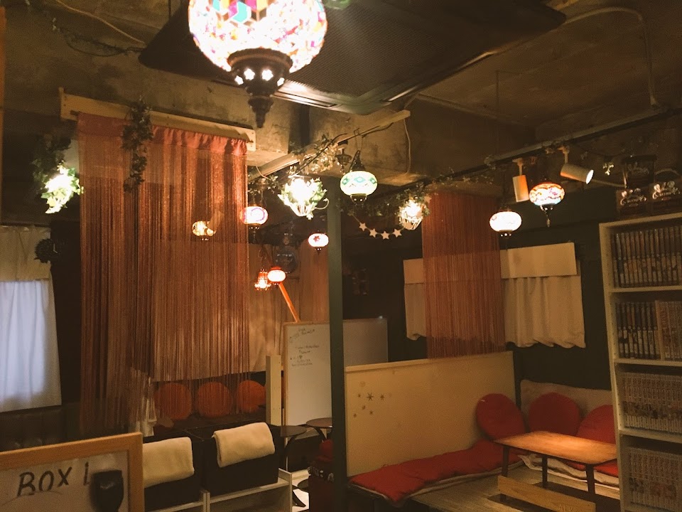 SILK NAGOYA 栄店【シーシャ専門店(Hookah Lounge)】