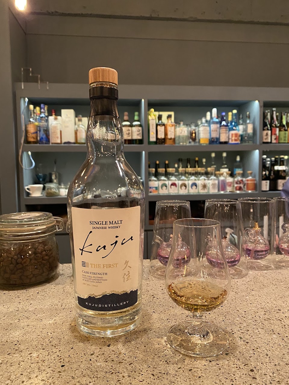 Beppu Spirits Bar LAMPの写真 2枚目