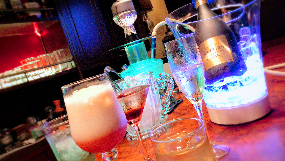 北新地 shisha Bar DioSmoke 大阪 梅田 シーシャバー ディオスモークの写真 2枚目