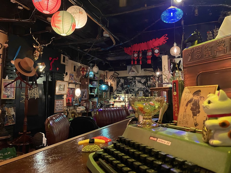 QUEST【シーシャをデザインするアートなお店】