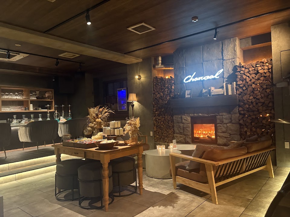 シーシャカフェ＆バーcharcoal 三軒茶屋店の写真 2枚目