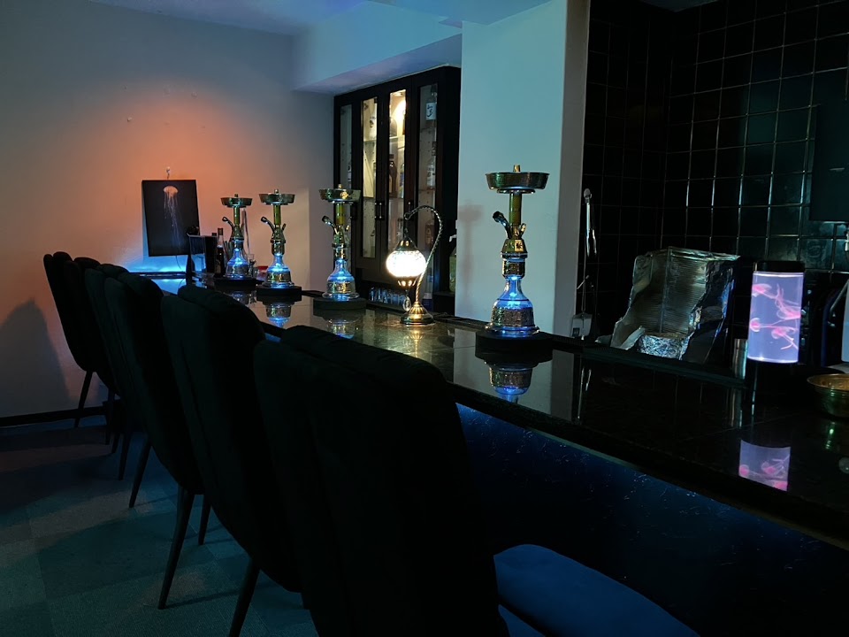 十三 SHISHA BAR 海煙(くらげ)