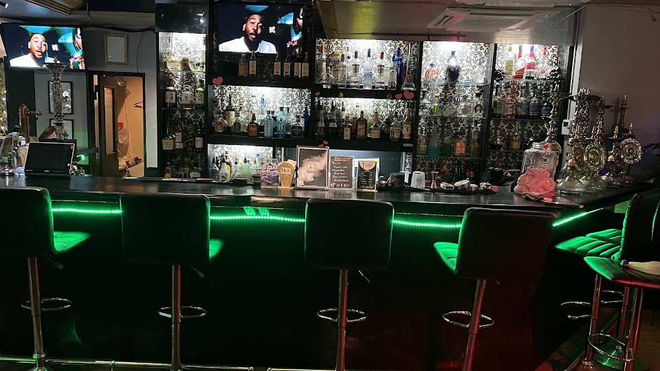 MOJO Bar&Lounge 【ビリヤード&カラオケ無料】那覇｜久茂地｜シーシャバー｜の写真 3枚目