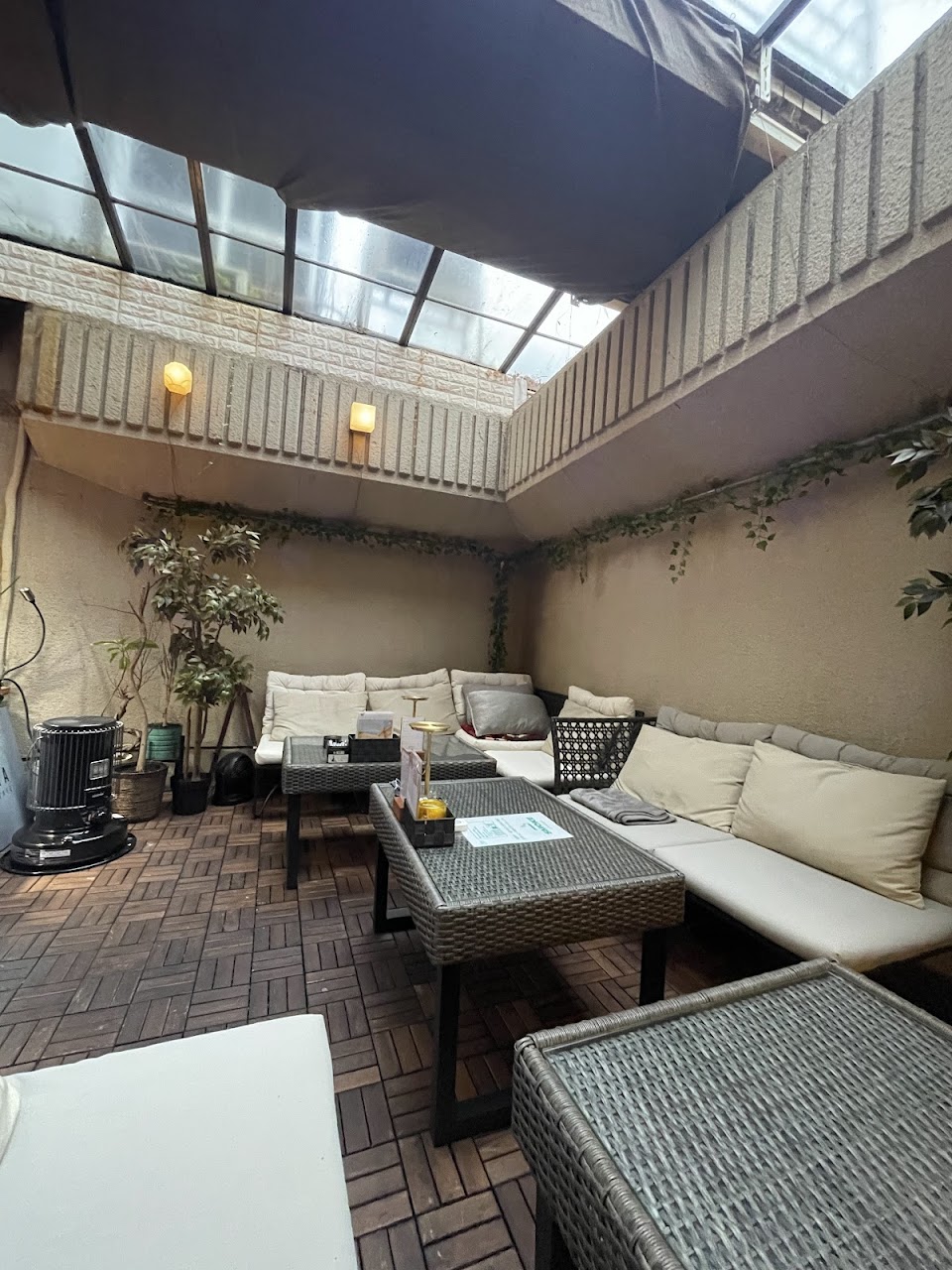 シーシャ カフェ シエスタ shisha cafe Siesta 本山猫洞店の写真 3枚目
