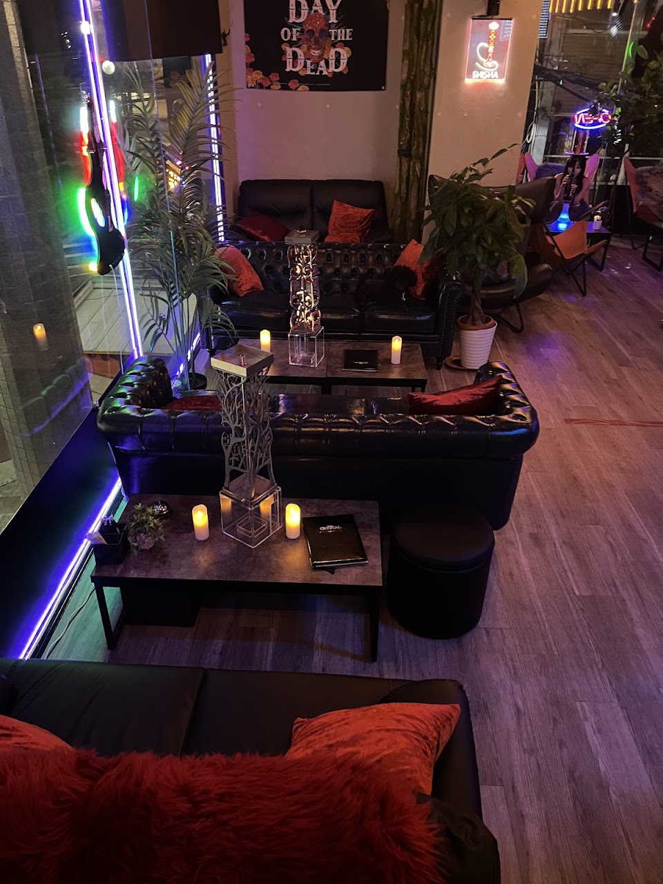 CRYSTAL HEAD SHISHA CAFE BAR 西心斎橋 シーシャバー