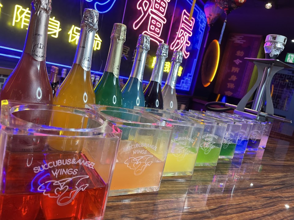 サキュバスシーシャ WINGS 池袋｜シーシャコンカフェの写真 2枚目