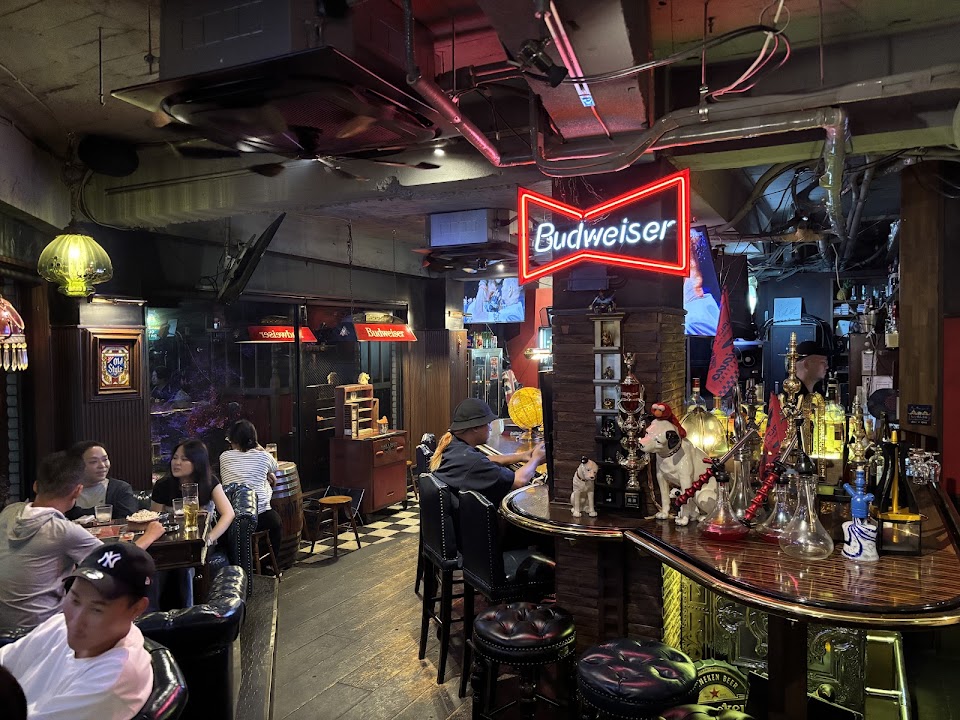 ANGLE SPORTS BAR(アングルスポーツバー)の写真 3枚目